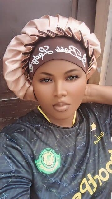 classic bonnet zinapatikana kwetu karibun #hicreatorz #bonnet #pajamas